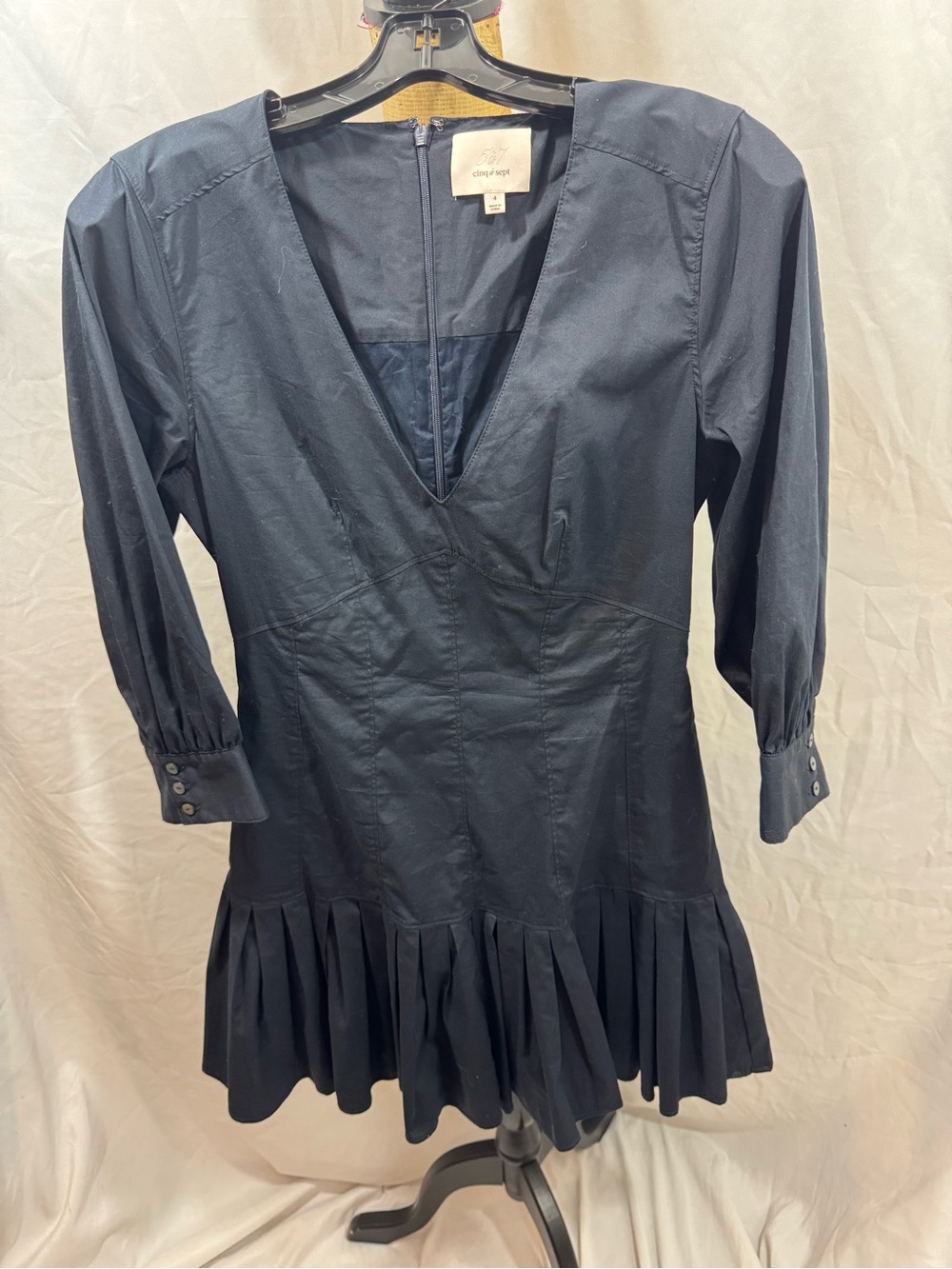 Cinq a Sept Cuffed V-Neck Pleated Hem Women's dress black 4